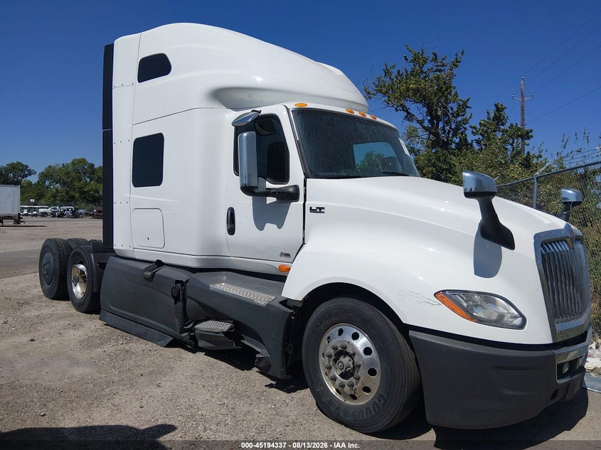 2024 International VIN 3HSDZTZR2RN605451 — IAAI salvage auction photo