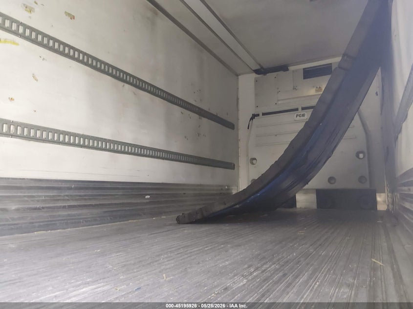 2014 Utility trailer mfg Unknown VIN 1UYVS2362EU976004 IAAI salvage auction — SIDE, Clear (Minnesota), sold $25 on 2026-07-28 (photo 5)