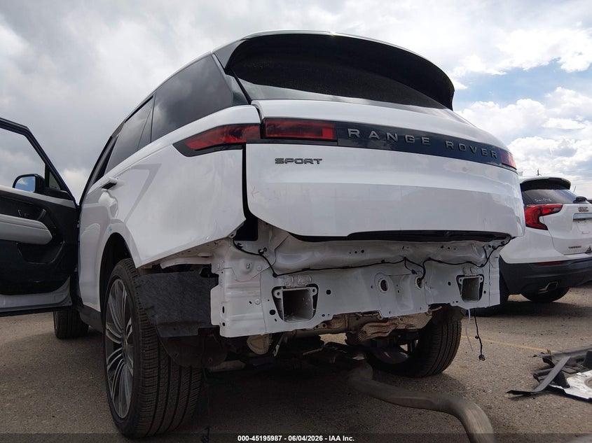 2024 Land rover Range rover sport VIN SAL1P9EU2RA420780 IAAI salvage auction — REAR END, Salvage Title, sold $30,250 on 2026-07-30 (photo 6)