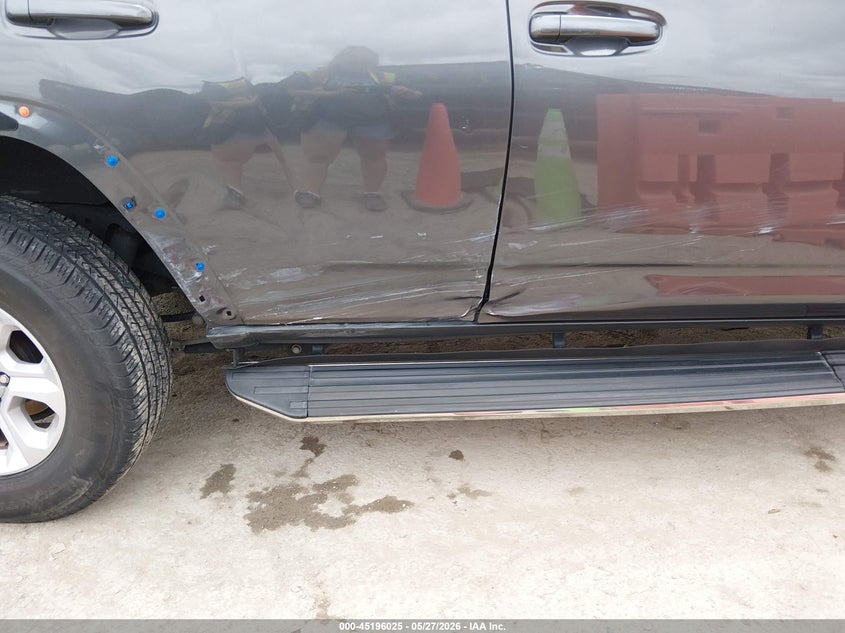 2016 Toyota 4runner VIN JTEZU5JR4G5135741 IAAI salvage auction — RIGHT SIDE, Salvage Title, sold $13,950 on 2026-07-10 (photo 6)