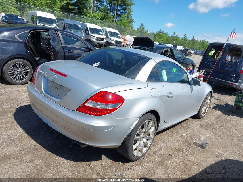 2005 Mercedes-benz Slk-klasse VIN WDBWK56F55F049890 IAAI salvage auction — ELECTRICAL, Clear (Massachusetts), sold $875 on 2026-08-14 (photo 4)