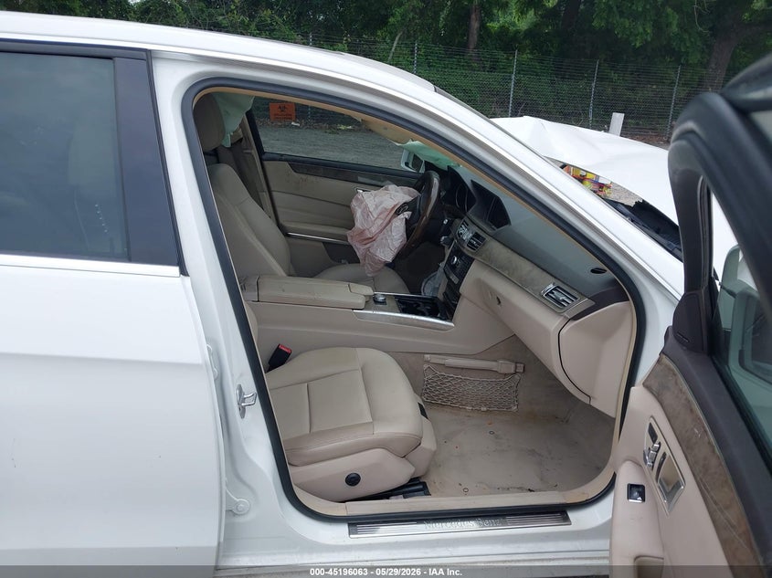 2014 Mercedes-benz E-klasse VIN WDDHF5KB5EA872372 IAAI salvage auction — BIO HAZARD, Salvage Title, sold $1,000 on 2026-07-10 (photo 5)