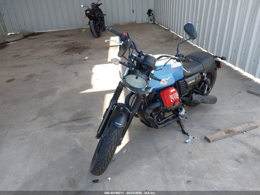 2017 Moto guzzi VIN ZGULDU000HM000087 IAAI salvage auction — SIDE, Salvage (Texas), sold $700 on 2026-07-22 (photo 2)
