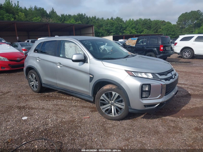 2020 Mitsubishi Outlander VIN JA4AP3AUXLU017785 IAAI salvage auction — LEFT SIDE, Salvage Title, sold $3,100 on 2026-07-29 (photo 1)