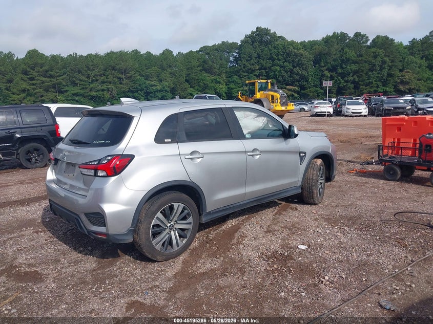 2020 Mitsubishi Outlander VIN JA4AP3AUXLU017785 IAAI salvage auction — LEFT SIDE, Salvage Title, sold $3,100 on 2026-07-29 (photo 4)