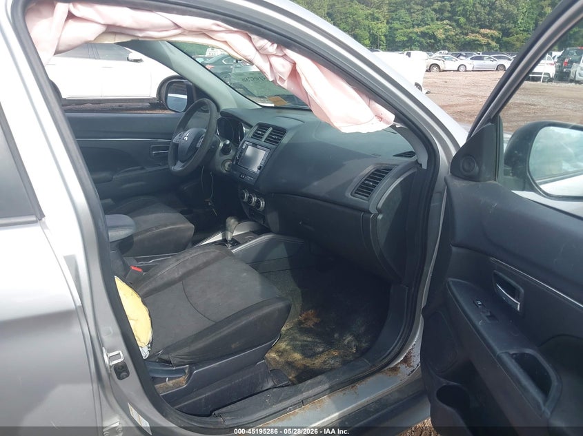 2020 Mitsubishi Outlander VIN JA4AP3AUXLU017785 IAAI salvage auction — LEFT SIDE, Salvage Title, sold $3,100 on 2026-07-29 (photo 5)
