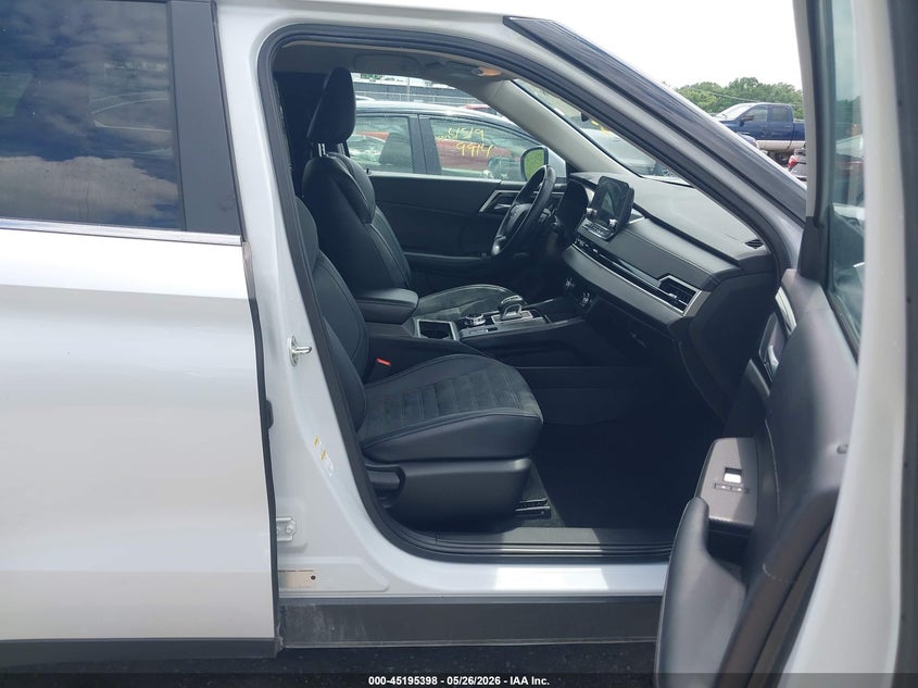2024 Mitsubishi Outlander VIN JA4J4VA87RZ020226 IAAI salvage auction — FRONT END, Salvage Title, sold $9,400 on 2026-07-30 (photo 5)