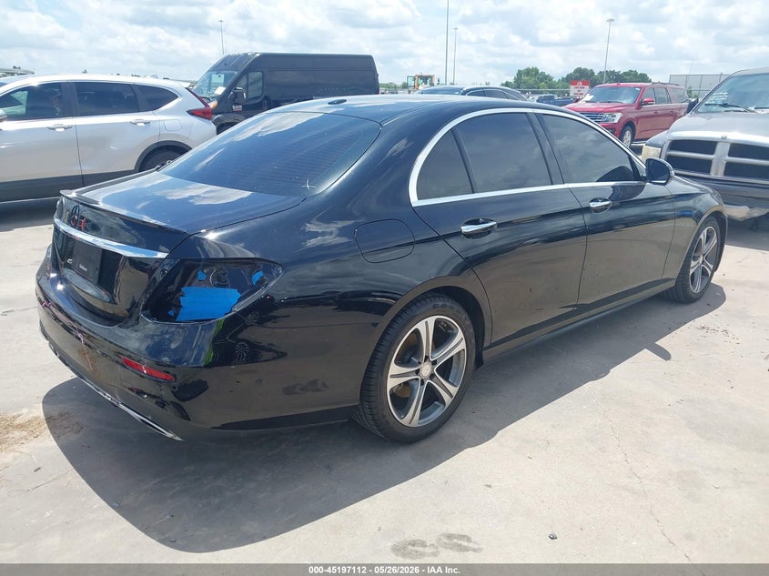 2017 Mercedes-benz E-klasse VIN WDDZF4JB4HA092707 IAAI salvage auction — FRONT END, Salvage Title, sold $8,600 on 2026-10-16 (photo 4)