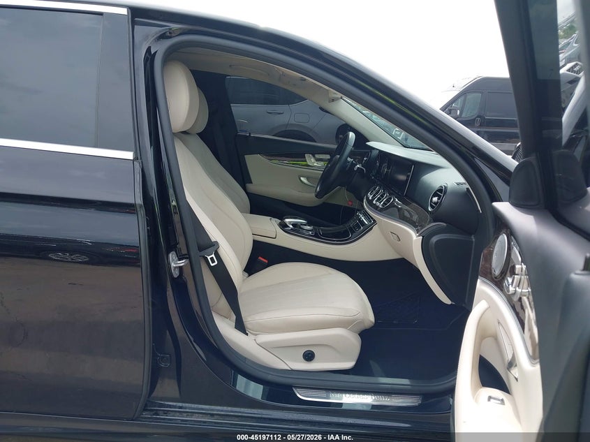 2017 Mercedes-benz E-klasse VIN WDDZF4JB4HA092707 IAAI salvage auction — FRONT END, Salvage Title, sold $8,600 on 2026-10-16 (photo 5)