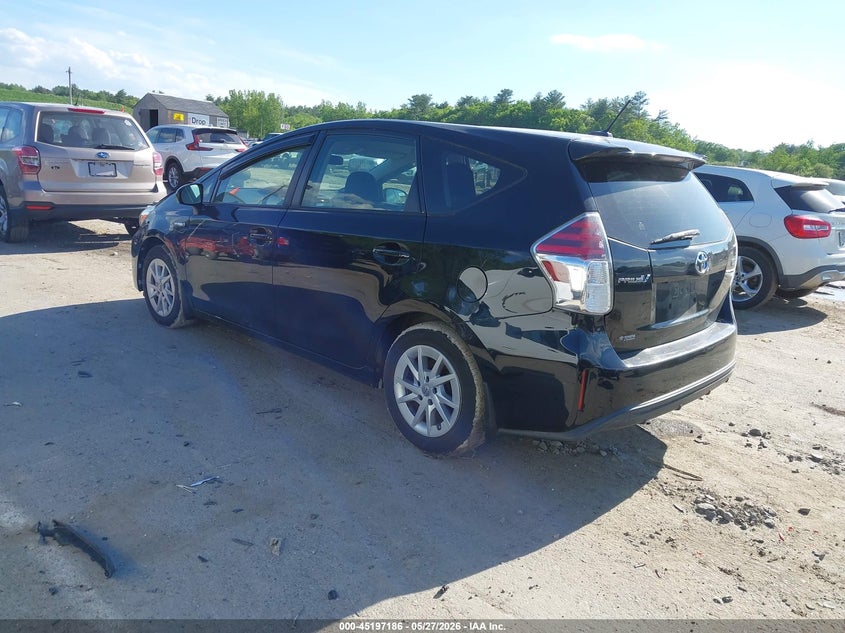 2017 Toyota Prius v VIN JTDZN3EU6HJ068976 IAAI salvage auction — FRONT END, Salvage (New Hampshire), sold $1,700 on 2026-07-12 (photo 3)