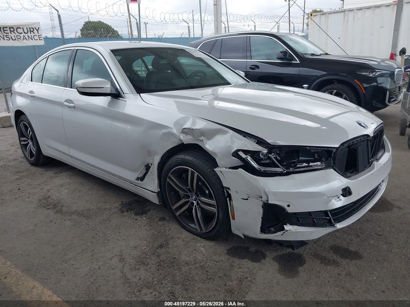 2021 BMW 5er VIN WBA53BH09MWX22242 IAAI salvage auction — RIGHT FRONT, Salvage Title, sold $12,600 on 2026-07-10 (photo 1)