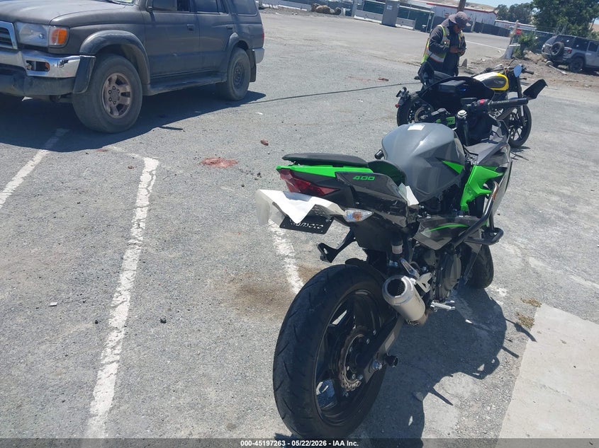2019 Kawasaki VIN JKAEXKG17KDA36773 IAAI salvage auction — SIDE, Salvage (California), sold $1,250 on 2026-07-28 (photo 4)