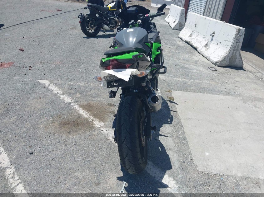 2019 Kawasaki VIN JKAEXKG17KDA36773 IAAI salvage auction — SIDE, Salvage (California), sold $1,250 on 2026-07-28 (photo 6)