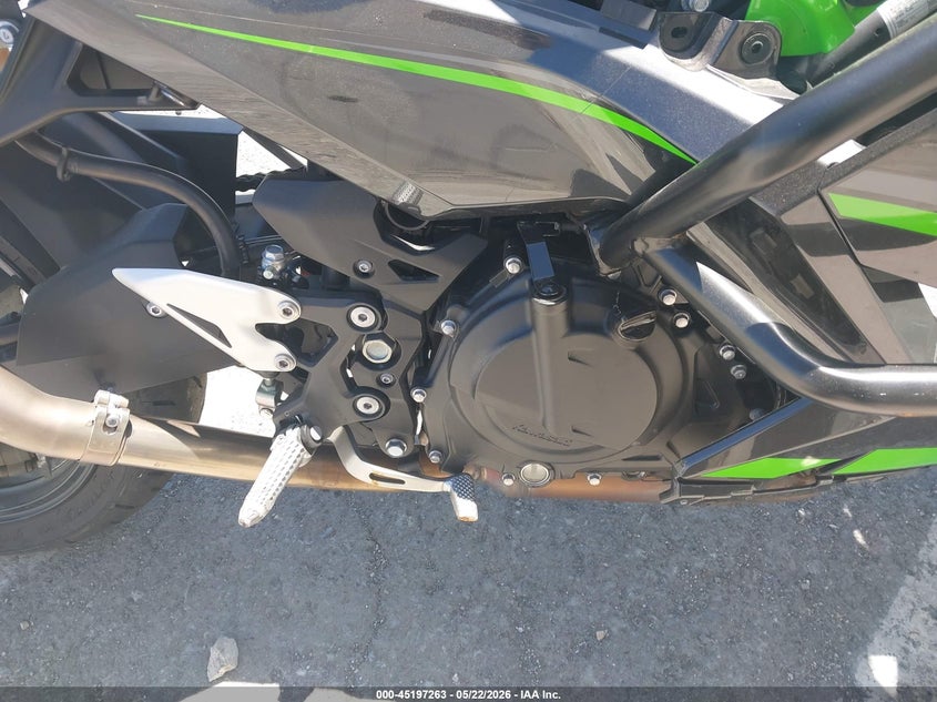 2019 Kawasaki VIN JKAEXKG17KDA36773 IAAI salvage auction — SIDE, Salvage (California), sold $1,250 on 2026-07-28 (photo 8)
