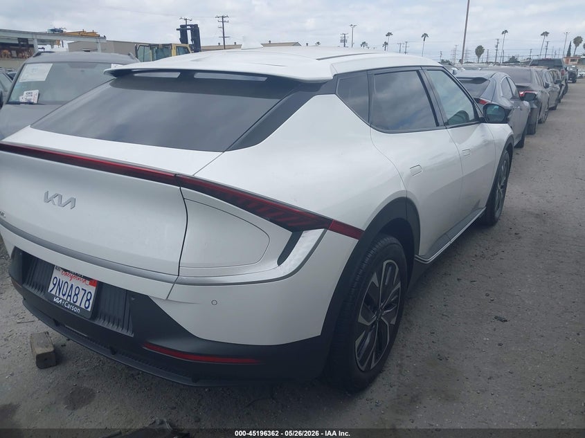 2024 Kia Ev6 VIN KNDC34LB2R5619868 IAAI salvage auction — LEFT SIDE, Salvage Certificate (California), sold $8,200 on 2026-07-18 (photo 4)