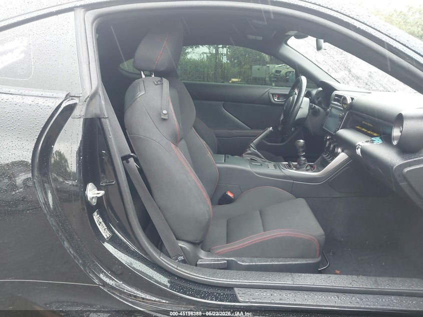 2025 Subaru Brz VIN JF1ZDBB19S9700598 IAAI salvage auction — SIDE, Salvage (Hawaii), sold $2,350 on 2026-07-28 (photo 5)