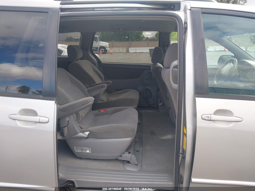 2004 Toyota Sienna VIN 5TDZA23C14S143922 IAAI salvage auction — NORMAL WEAR, Clear - Dealer Only (California), sold $675 on 2026-07-06 (photo 8)