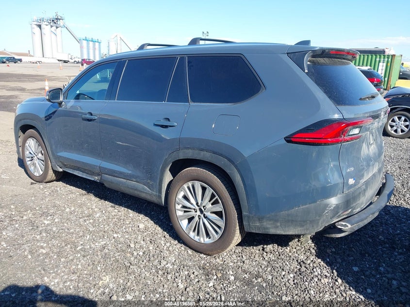 2024 Toyota Highlander VIN 5TDAAAB59RS026395 IAAI salvage auction — LEFT & RIGHT, Salvage Title, sold $27,300 on 2026-07-07 (photo 3)