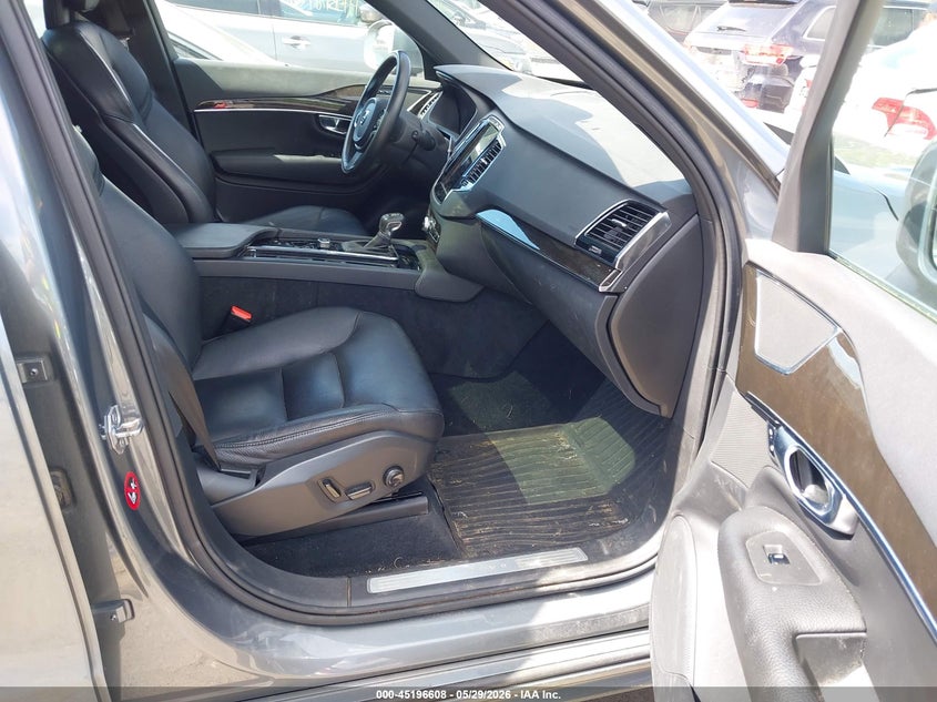 2018 Volvo Xc90 VIN YV4A22PK8J1340751 IAAI salvage auction — RIGHT FRONT, Salvage Title, sold $8,700 on 2026-07-09 (photo 5)