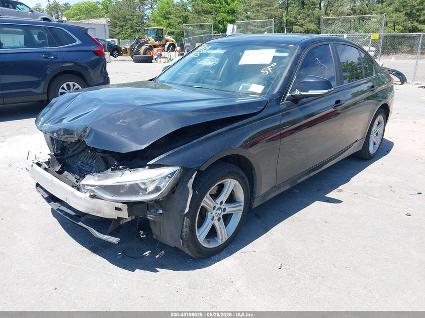 2013 BMW 3er VIN WBA3B5G53DNS00446 IAAI salvage auction — WATER/FLOOD, Mv-907A (New York), sold $475 on 2026-07-07 (photo 2)