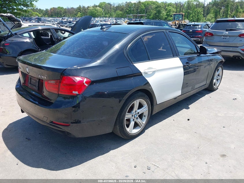 2013 BMW 3er VIN WBA3B5G53DNS00446 IAAI salvage auction — WATER/FLOOD, Mv-907A (New York), sold $475 on 2026-07-07 (photo 4)