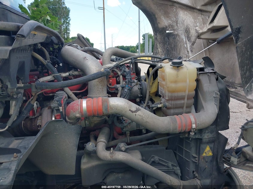 2016 International VIN 3HSDJAPR3GN225515 IAAI salvage auction — LEFT FRONT, Salvage Title, sold $2,750 on 2026-07-08 (photo 9)