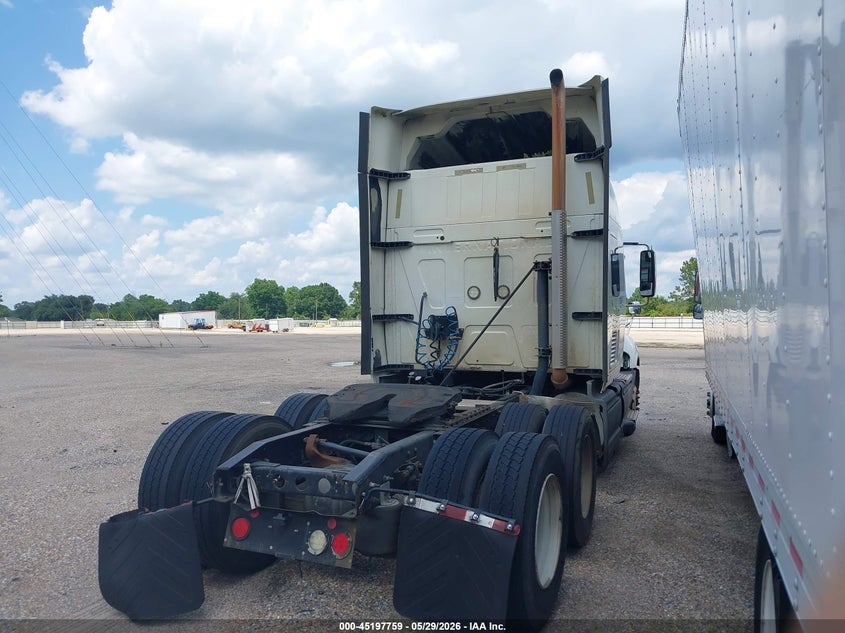 2016 International VIN 3HSDJAPR3GN225515 IAAI salvage auction — LEFT FRONT, Salvage Title, sold $2,750 on 2026-07-08 (photo 4)