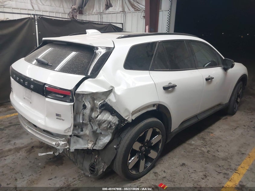 2024 Honda Prologue VIN 3GPKHZRJ0RS513206 IAAI salvage auction — REAR END, Salvage Title, sold $11,800 on 2026-07-30 (photo 4)