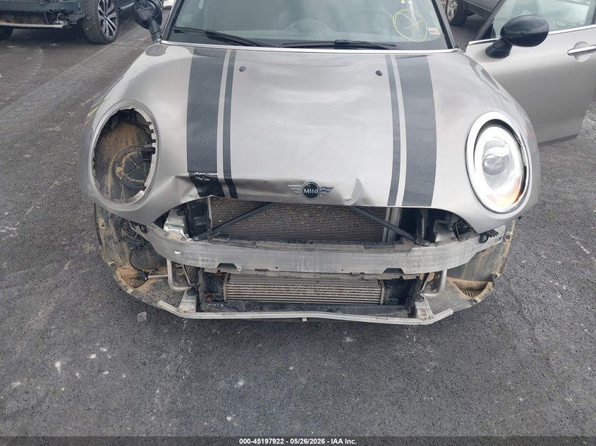 2017 Mini Clubman VIN WMWLU1C5XH2F27560 IAAI salvage auction — FRONT END, Salvage (Illinois), sold $3,650 on 2026-08-11 (photo 6)