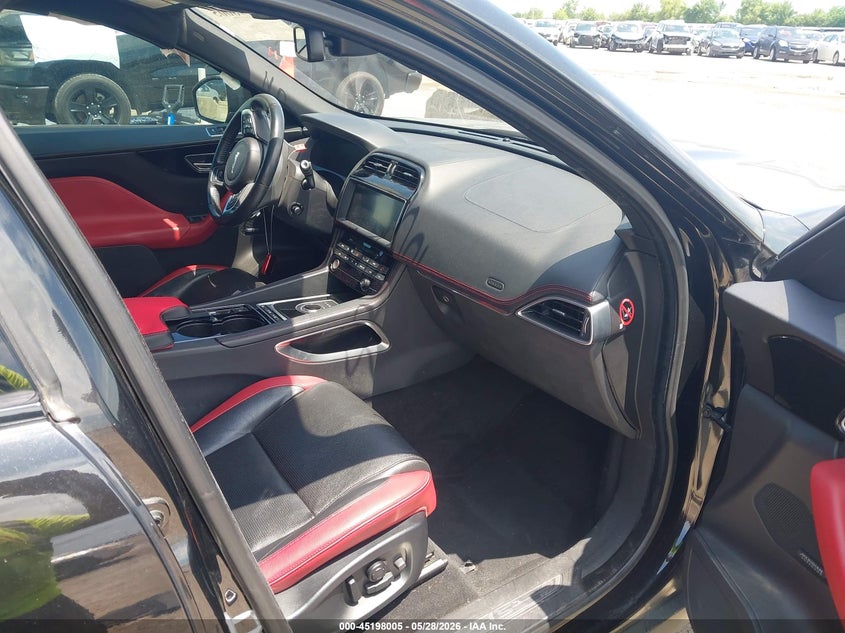 2017 Jaguar F-pace VIN SADCM2BV3HA099526 IAAI salvage auction — LEFT SIDE, Original (Texas), sold $5,550 on 2026-07-22 (photo 5)