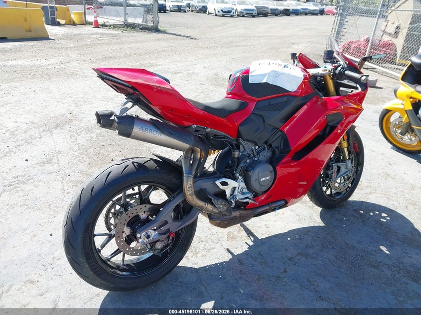 2025 Ducati Panigale VIN ZDMHAU8T2SB001104 IAAI salvage auction — RIGHT SIDE, Salvage Title, sold $9,000 on 2026-07-09 (photo 4)