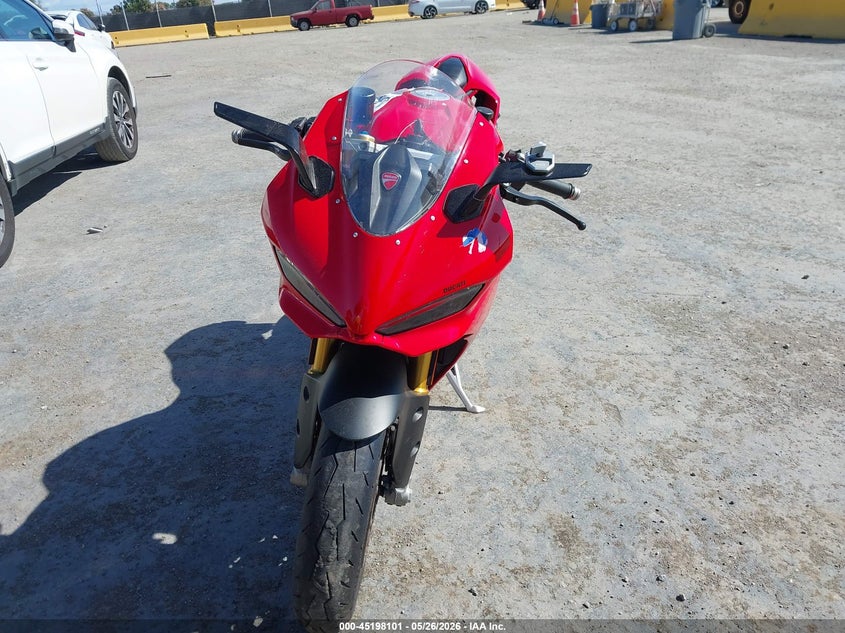 2025 Ducati Panigale VIN ZDMHAU8T2SB001104 IAAI salvage auction — RIGHT SIDE, Salvage Title, sold $9,000 on 2026-07-09 (photo 5)