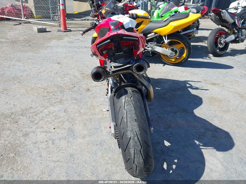 2025 Ducati Panigale VIN ZDMHAU8T2SB001104 IAAI salvage auction — RIGHT SIDE, Salvage Title, sold $9,000 on 2026-07-09 (photo 6)