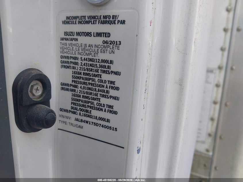 2013 Isuzu VIN JALB4W175D7400515 IAAI salvage auction — SIDE, Wait Title, sold $4,950 on 2026-09-09 (photo 8)