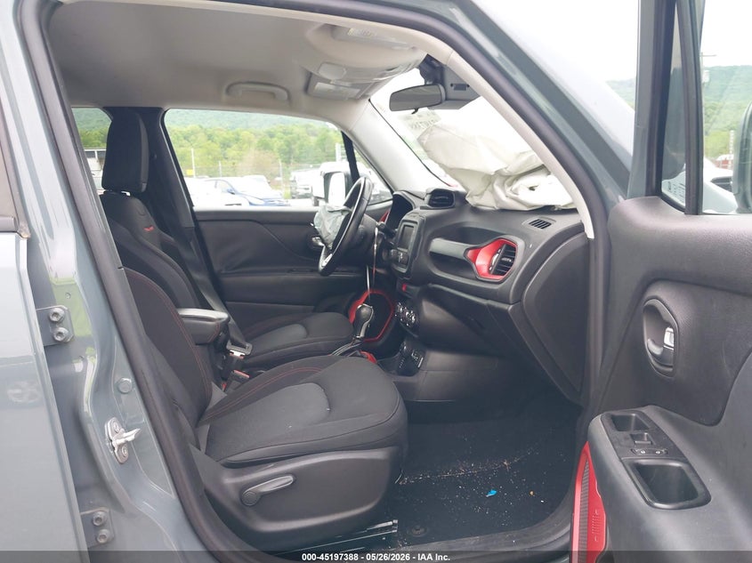 2016 Jeep Renegade VIN ZACCJBCTXGPC61023 IAAI salvage auction — FRONT END, Salvage (Pennsylvania), sold $2,050 on 2026-07-11 (photo 5)