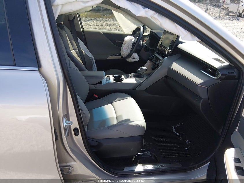 2022 Toyota Venza VIN JTEAAAAH7NJ105661 IAAI salvage auction — FRONT END, Salvage Title, sold $9,275 on 2026-07-22 (photo 5)