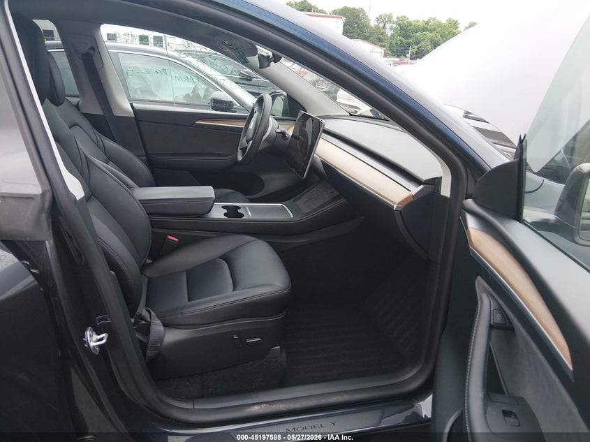 2024 Tesla Model y VIN 7SAYGDEF1RF034906 IAAI salvage auction — REAR END, Salvage Title, sold $17,000 on 2026-07-09 (photo 5)