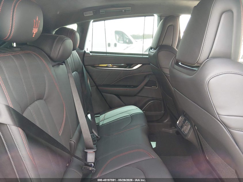 2024 Maserati Levante VIN ZN661YUM5RX453911 IAAI salvage auction — UNKNOWN, Rebuildable (Florida), sold $31,750 on 2026-07-06 (photo 8)