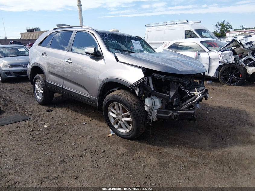 2015 Kia Sorento VIN 5XYKT4A67FG635584 IAAI salvage auction — ROLLOVER, Salvage Title, sold $575 on 2026-07-20 (photo 1)