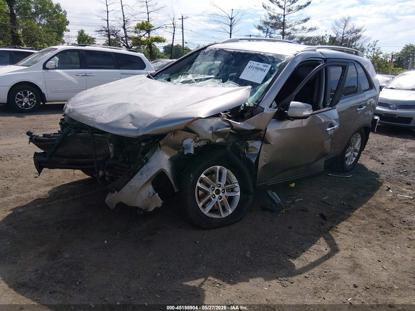 2015 Kia Sorento VIN 5XYKT4A67FG635584 IAAI salvage auction — ROLLOVER, Salvage Title, sold $575 on 2026-07-20 (photo 2)
