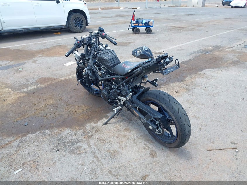 2025 Kawasaki Ninja VIN ML5EXGJ16SDA58768 IAAI salvage auction — ALL OVER, Salvage (Texas), sold $700 on 2026-07-14 (photo 3)