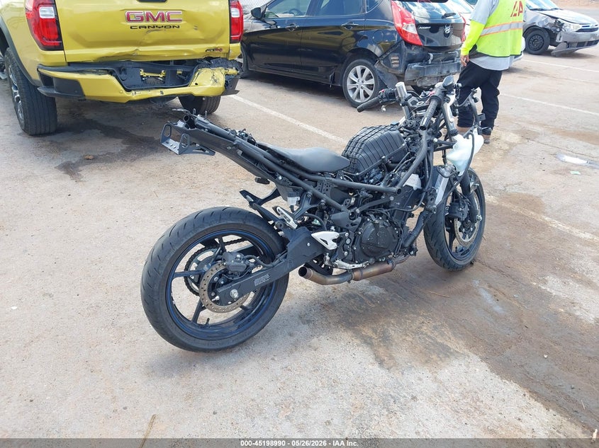 2025 Kawasaki Ninja VIN ML5EXGJ16SDA58768 IAAI salvage auction — ALL OVER, Salvage (Texas), sold $700 on 2026-07-14 (photo 4)