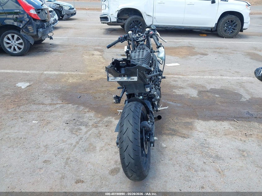 2025 Kawasaki Ninja VIN ML5EXGJ16SDA58768 IAAI salvage auction — ALL OVER, Salvage (Texas), sold $700 on 2026-07-14 (photo 6)