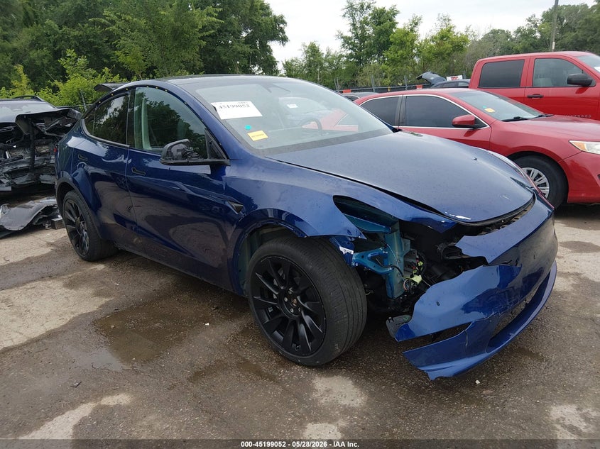 2024 Tesla Model y VIN 7SAYGDEE0RA250153 — IAAI salvage auction photo