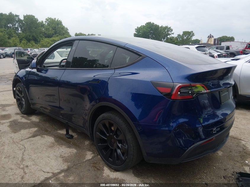 2024 Tesla Model y VIN 7SAYGDEE0RA250153 IAAI salvage auction — FRONT END, Clear (Kansas), sold $13,000 on 2026-07-23 (photo 3)