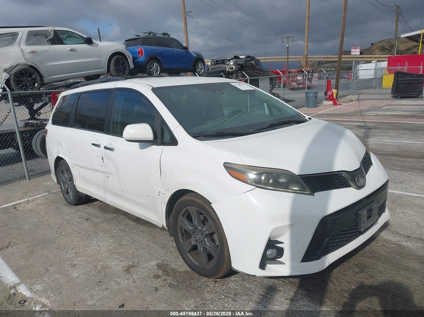 2018 Toyota Sienna VIN 5TDXZ3DC8JS903568 IAAI salvage auction — RIGHT SIDE, Salvage (California), sold $4,050 on 2026-07-08 (photo 1)