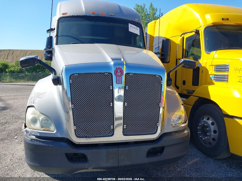 2019 Kenworth T680 VIN 1XKYDP9X7KJ242091 IAAI salvage auction — FRONT END, Original (West Virginia), sold $11,950 on 2026-08-20 (photo 9)