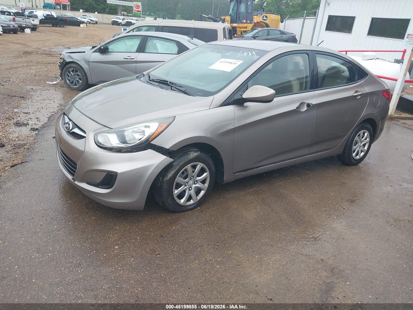 2013 Hyundai Accent VIN KMHCT4AE2DU521057 IAAI salvage auction — RIGHT FRONT, Clear (Mississippi), sold $475 on 2026-07-09 (photo 2)