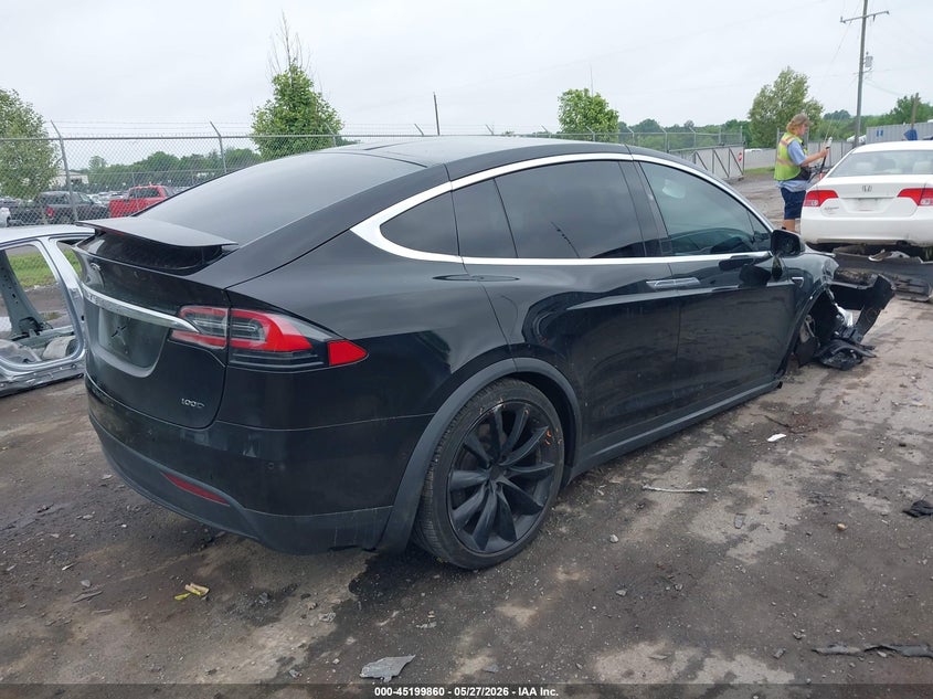 2018 Tesla Model x VIN 5YJXCBE20JF137955 IAAI salvage auction — RIGHT FRONT, Salvage Title, sold $9,200 on 2026-07-30 (photo 4)