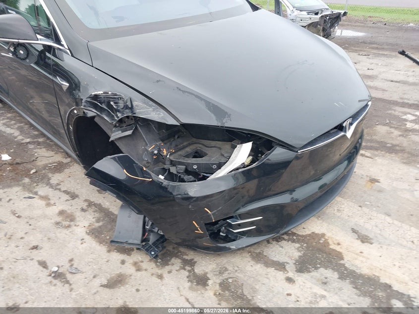 2018 Tesla Model x VIN 5YJXCBE20JF137955 IAAI salvage auction — RIGHT FRONT, Salvage Title, sold $9,200 on 2026-07-30 (photo 6)